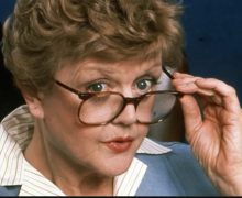 Cinegiornale.net la-signora-in-giallo-diventa-un-film-in-lavorazione-un-reboot-della-serie-con-agela-lansbury-220x180 La signora in giallo diventa un film: in lavorazione un reboot della serie con Agela Lansbury News  