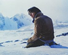 Cinegiornale.net la-societa-della-neve-piu-che-l-dolor-pote-l-digiuno-la-recensione-del-nuovo-film-di-juan-antonio-bayona-220x180 La società della neve: più che ‘l dolor, poté ‘l digiuno. La recensione del film di Juan Antonio Bayona News Recensioni Trailers  