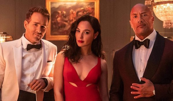 Cinegiornale.net red-notice-gal-gadot-ryan-reynolds-e-dwayne-johnson-nella-nuova-foto-del-film-600x350 Red Notice: Gal Gadot, Ryan Reynolds e Dwayne Johnson nella nuova foto del film News  