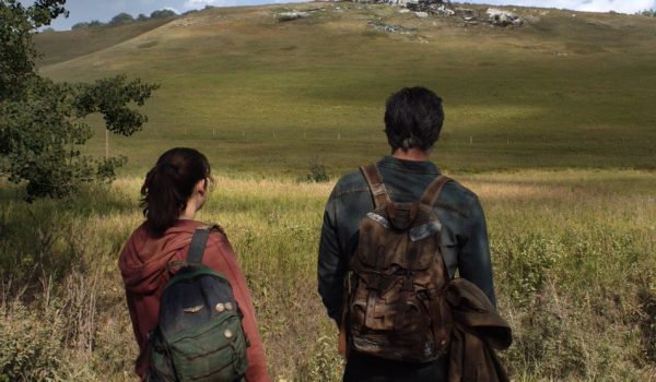 Cinegiornale.net the-last-of-us-fermi-tutti-la-nuova-foto-dal-set-e-ambientata-durante-il-secondo-videogioco-600x350 The Last of Us, fermi tutti: la nuova foto dal set è ambientata durante il secondo videogioco? News Serie-tv  