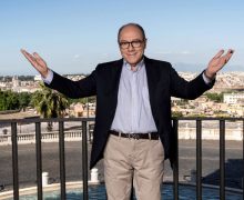 Cinegiornale.net vita-da-carlo-i-primi-quattro-episodi-della-serie-scritta-e-diretta-da-verdone-220x180 Vita da Carlo | i primi quattro episodi della serie scritta e diretta da Verdone News Serie-tv  