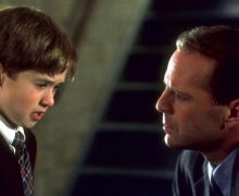 Cinegiornale.net bruce-willis-le-toccanti-parole-di-haley-joel-osment-con-cui-ha-recitato-ne-il-sesto-senso-220x180 Bruce Willis: le toccanti parole di Haley Joel Osment con cui ha recitato ne Il sesto senso News  