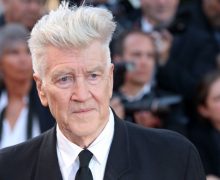 Cinegiornale.net david-lynch-lancia-uniniziativa-di-meditazione-trascendentale-da-500-milioni-di-dollari-220x180 David Lynch lancia un’iniziativa di meditazione trascendentale da 500 milioni di dollari News  