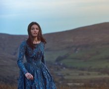 Cinegiornale.net emma-mackey-10-curiosita-sullattrice-protagonista-della-serie-sex-education-220x180 Emma Mackey: 10 curiosità sull’attrice protagonista della serie Sex Education News  