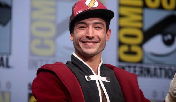 Cinegiornale.net ezra-miller-arrestato-nuovamente-alle-hawaii-poco-prima-di-presentarsi-in-tribunale-600x350 Ezra Miller arrestato nuovamente alle Hawaii poco prima di presentarsi in tribunale News  