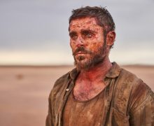 Cinegiornale.net gold-zac-efron-nomade-e-trasformato-nel-trailer-del-film-220x180 Gold: Zac Efron nomade e trasformato nel trailer del film News  