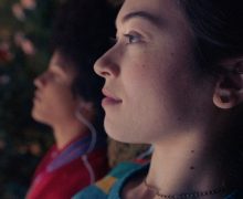 Cinegiornale.net il-cielo-e-ovunque-la-sinossi-del-film-apple-basato-sul-best-seller-di-jandy-nelson-220x180 Il cielo è ovunque: la sinossi del film Apple basato sul best-seller di Jandy Nelson News  