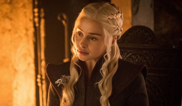 Cinegiornale.net il-trono-di-spade-emilia-clarke-cambierebbe-una-sola-scena-e-non-e-il-finale-600x350 Il Trono di Spade, Emilia Clarke cambierebbe una sola scena. E non è il finale News Serie-tv  