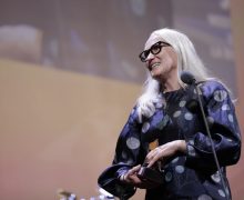 Cinegiornale.net jane-campion-reagisce-ad-una-particolare-decisione-degli-oscar-2022-per-ogni-regista-e-difficile-capire-questa-scelta-220x180 Jane Campion reagisce ad una particolare decisione degli Oscar 2022: ”Per ogni regista è difficile capire questa scelta” News  