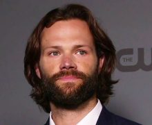 Cinegiornale.net jared-padalecki-coinvolto-in-un-grave-incidente-dauto-come-sta-ora-la-star-di-supernatural-220x180 Jared Padalecki coinvolto in un grave incidente d’auto: come sta ora la star di Supernatural? News  
