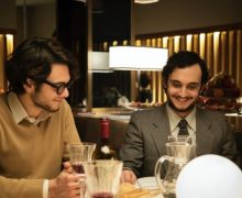Cinegiornale.net lamica-geniale-3-trama-ultima-puntata-il-ritorno-di-nino-e-la-decisione-di-elena-220x180 L’Amica geniale 3 trama ultima puntata: il ritorno di Nino e la decisione di Elena News  