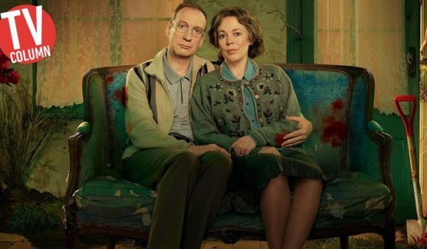 Cinegiornale.net landscapers-recensione-della-miniserie-con-olivia-colman-e-david-thewlis-600x350 Landscapers: recensione della miniserie con Olivia Colman e David Thewlis News Recensioni  