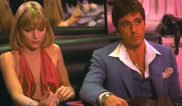 Cinegiornale.net michelle-pfeiffer-ha-acquistato-i-suoi-iconici-occhiali-da-sole-di-scarface-ad-una-cifra-incredibile-in-farmacia-600x350 Michelle Pfeiffer ha acquistato i suoi iconici occhiali da sole di Scarface ad una cifra incredibile in farmacia News  