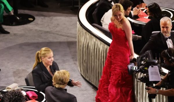 Cinegiornale.net oscar-2022-amy-schumer-ha-affrontato-delle-minacce-di-morte-per-la-sua-battuta-su-kirsten-dunst-600x350 Oscar 2022: Amy Schumer ha affrontato delle minacce di morte per la sua battuta su Kirsten Dunst News  