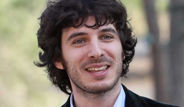 Cinegiornale.net pierpaolo-spollon-vita-privata-e-carriera-dellattore-protagonista-di-doc-nelle-tue-mani-600x350 Pierpaolo Spollon: vita privata e carriera dell’attore protagonista di Doc – Nelle tue mani News  