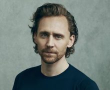 Cinegiornale.net the-white-darkness-tom-hiddleston-sara-il-protagonista-e-produttore-esecutivo-della-nuova-serie-limitata-apple-original-220x180 The White Darkness: Tom Hiddleston sarà il protagonista e produttore esecutivo della nuova serie limitata Apple Original News  