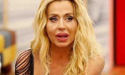 Cinegiornale.net valeria-marini-derubata-ha-prestato-200mila-euro-a-un-caro-amico-super-famoso-ora-lamicizia-e-finita Valeria Marini derubata: ha prestato 200mila euro a un caro amico super famoso | Ora l’amicizia è finita Gossip News  