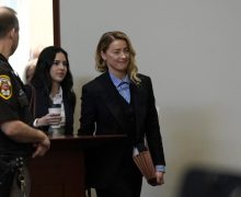 Cinegiornale.net amber-heard-testimonia-per-la-prima-volta-contro-johnny-depp-220x180 Amber Heard testimonia per la prima volta contro Johnny Depp News  