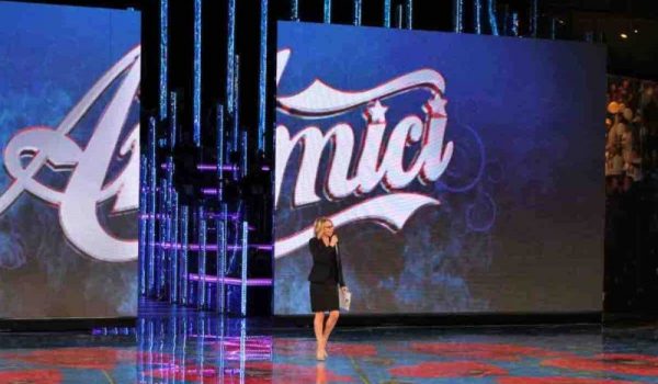 Cinegiornale.net amici-in-lutto-una-tragedia-porta-via-la-ballerina-maria-de-filippi-senza-parole-600x350 Amici in lutto, una tragedia porta via la ballerina | Maria De Filippi senza parole Gossip News  