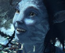 Cinegiornale.net avatar-la-via-dellacqua-sigourney-weaver-adolescente-nella-prima-immagine-del-personaggio-220x180 Avatar: La via dell’acqua – Sigourney Weaver adolescente nella prima immagine del personaggio News  