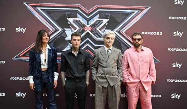 Cinegiornale.net fedez-violento-dietro-le-quinte-di-x-factor-spuntano-i-video-600x350 Fedez violento dietro le quinte di X-Factor: spuntano i video Gossip News  