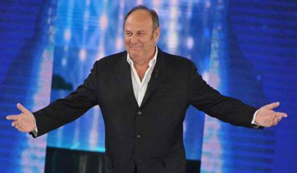 Cinegiornale.net gaffe-pazzesca-di-gerry-scotti-nessuno-riesce-a-trattenerlo-tutti-i-giorni-sta-roba-600x350 Gaffe pazzesca di Gerry Scotti, nessuno riesce a trattenerlo: “Tutti i giorni sta roba” Gossip News  