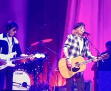 Cinegiornale.net johnny-depp-suonera-in-italia-annunciate-a-sorpresa-nuove-date-con-jeff-beck-220x180 Johnny Depp suonerà in Italia: annunciate a sorpresa nuove date con Jeff Beck! News  
