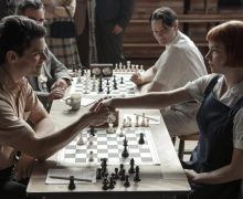 Cinegiornale.net la-regina-degli-scacchi-netflix-lancia-il-gioco-basato-sulla-serie-tv-220x180 La Regina degli Scacchi: Netflix lancia il gioco basato sulla serie tv News  