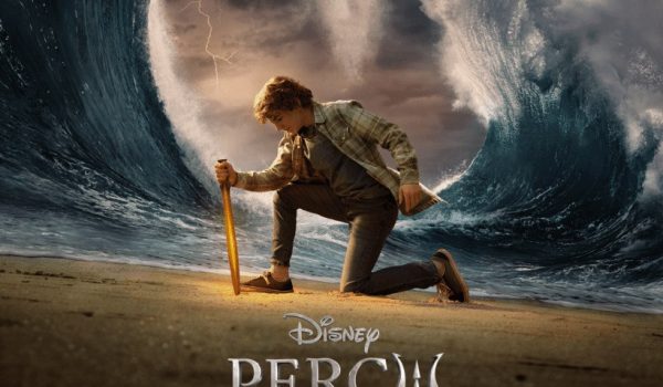 Cinegiornale.net percy-jackson-e-gli-dei-dellolimpo-dal-20-dicembre-su-disney-600x350 PERCY JACKSON E GLI DEI DELL’OLIMPO: DAL 20 DICEMBRE SU DISNEY+ News Serie-tv  