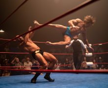 Cinegiornale.net the-iron-claw-zac-efron-e-jeremy-allen-white-si-preparano-a-combattere-nelle-nuove-immagini-220x180 The Iron Claw: Zac Efron e Jeremy Allen White si preparano a combattere nelle nuove immagini News  