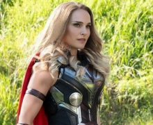 Cinegiornale.net thor-love-and-thunder-natalie-portman-e-la-potente-thor-nella-prima-foto-ufficiale-220x180 Thor: Love And Thunder, Natalie Portman è la Potente Thor nella prima foto ufficiale News  