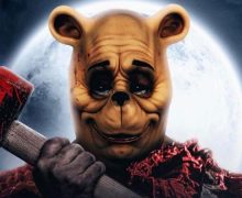 Cinegiornale.net winnie-the-pooh-tutto-sangue-e-niente-miele-la-recensione-del-nuovo-controverso-film-horror-220x180 Winnie the Pooh: tutto sangue e niente miele. La recensione del nuovo controverso film horror News Recensioni Trailers  