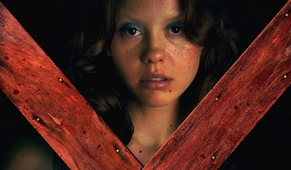 Cinegiornale.net x-la-recensione-del-film-di-ti-west-un-omaggio-ai-cult-anni-70-che-fonde-horror-e-cinema-a-luci-rosse-600x350 X, la recensione del film di Ti West: un omaggio ai cult anni ’70 che fonde horror e cinema a luci rosse News Recensioni Serie-tv  