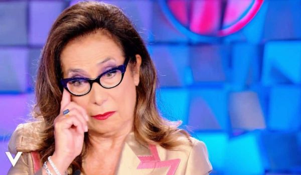 Cinegiornale.net cesara-buonamici-nellocchio-del-ciclone-una-serpe-signorini-non-riesce-a-fermarle-600x350 Cesara Buonamici nell’occhio del ciclone: “Una serpe” | Signorini non riesce a fermarle Gossip News  