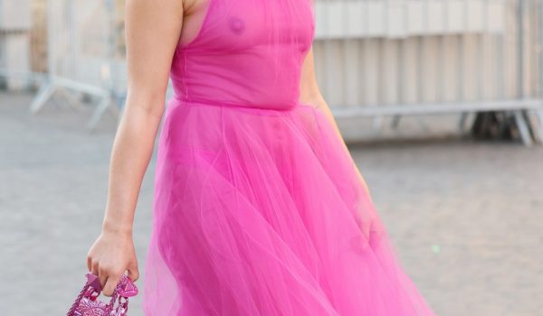 Cinegiornale.net florence-pugh-attaccata-per-il-seno-in-mostra-alla-sfilata-di-valentino-la-risposta-dellattrice-ai-commenti-sessisti-600x350 Florence Pugh attaccata per il seno in mostra alla sfilata di Valentino: la risposta dell’attrice ai commenti sessisti News  