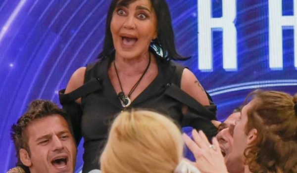 Cinegiornale.net grande-fratello-pugni-e-feriti-nella-notte-una-furia-mai-vista-600x350 Grande Fratello: pugni e feriti nella notte | Una furia mai vista Gossip News  