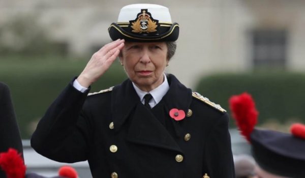Cinegiornale.net la-principessa-anna-lancia-una-frecciatina-a-camilla-ecco-cosa-ha-detto-600x350 La principessa Anna lancia una frecciatina a Camilla | Ecco cosa ha detto Gossip News  