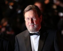 Cinegiornale.net lars-von-trier-e-affetto-dal-morbo-di-parkinson-220x180 Lars Von Trier è affetto dal morbo di Parkinson News  