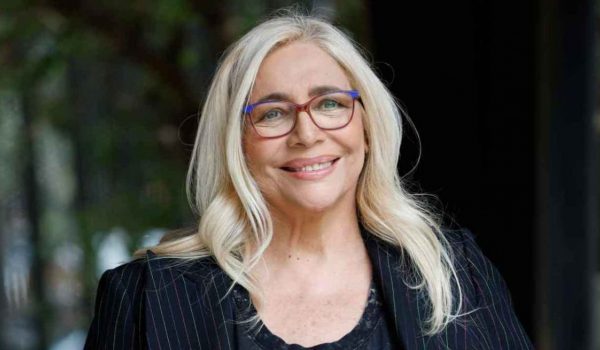 Cinegiornale.net mara-venier-beccata-in-vacanza-lo-scatto-e-da-brividi-sono-abbracciati-stretti-600x350 Mara Venier beccata in vacanza: lo scatto é da brividi | Sono abbracciati stretti Gossip News  