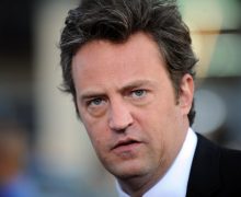 Cinegiornale.net matthew-perry-nuovi-dettagli-sulla-morte-della-star-di-friends-lo-shock-dei-fan-220x180 Matthew Perry, nuovi dettagli sulla morte della star di Friends: lo shock dei fan News  