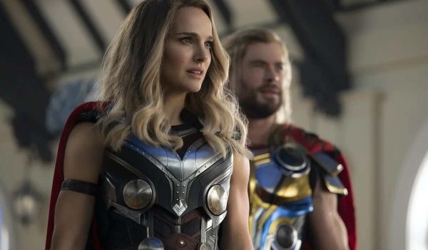 Cinegiornale.net natalie-portman-lattrice-riflette-sulla-rappresentazione-di-eroine-femminili-nel-cinema-video-600x350 Natalie Portman: l’attrice riflette sulla rappresentazione di eroine femminili nel cinema [VIDEO] News  