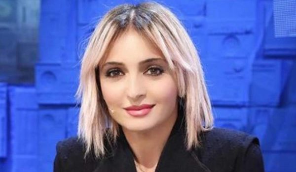 Cinegiornale.net veronica-peparini-il-regalo-di-natale-bizzarro-la-lascia-senza-parole-600x350 Veronica Peparini, il regalo di Natale bizzarro la lascia senza parole Gossip News  