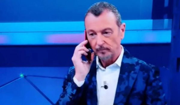 Cinegiornale.net amadeus-sconvolto-la-concorrente-sta-per-svenire-davanti-a-lui-caos-in-studio-600x350 Amadeus sconvolto, la concorrente sta per svenire davanti a lui | Caos in studio Gossip News  