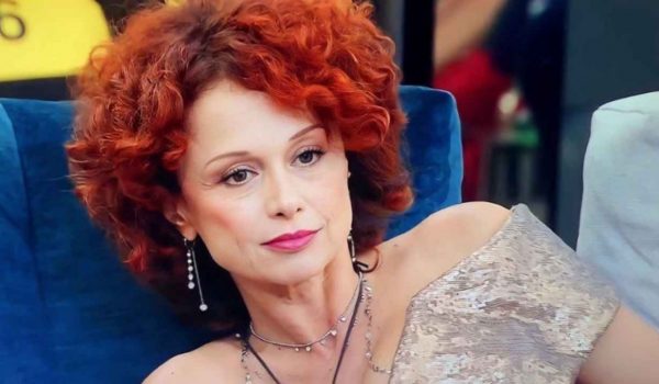 Cinegiornale.net beatrice-luzzi-nella-notte-fa-una-rivelazione-ai-concorrenti-fuori-ho-sentito-ecco-le-reazioni-600x350 Beatrice Luzzi nella notte fa una rivelazione ai concorrenti: “Fuori ho sentito…” | Ecco le reazioni Gossip News  