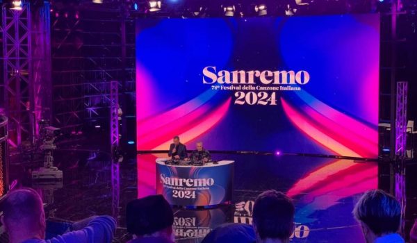 Cinegiornale.net patetici-il-celebre-gruppo-distrutto-davanti-a-tutti-delirio-sanremo-2024-600x350 “Patetici”: il celebre gruppo distrutto davanti a tutti | Delirio Sanremo 2024 Gossip News  