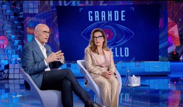 Cinegiornale.net rivoluzione-grande-fratello-adesso-basta-riunione-urgente-degli-autori-600x350 Rivoluzione Grande Fratello: “Adesso basta” | Riunione urgente degli autori Gossip News  