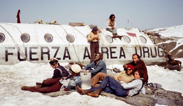Cinegiornale.net society-of-the-snow-netflix-da-il-via-al-2024-con-un-film-biografico-di-successo-su-rotten-tomatoes-600x350 Society of the Snow: Netflix dà il via al 2024 con un film biografico di successo su Rotten Tomatoes News  