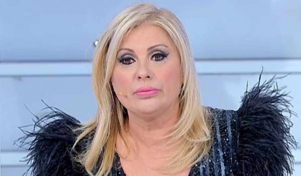Cinegiornale.net uomini-e-donne-non-ce-la-faccio-piu-tina-la-fa-piangere-e-lei-abbadona-lo-studio-600x350 Uomini e Donne: “Non ce la faccio più” | Tina la fa piangere e lei abbadona lo studio Gossip News  