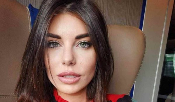 Cinegiornale.net bianca-atzei-a-verissimo-il-24-febbraio-chi-e-eta-marito-figli-professione-600x350 Bianca Atzei a Verissimo il 24 Febbraio: chi è, età, marito, figli, professione News  