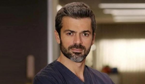 Cinegiornale.net doc-nelle-tue-mani-3-e-scattata-la-scintilla-ecco-la-nuova-coppia-della-serie-600x350 Doc – Nelle Tue Mani 3: è scattata la scintilla | Ecco la nuova coppia della serie News Serie-tv  